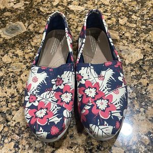 Toms Women’s Classic Floral Patterned Alpargata